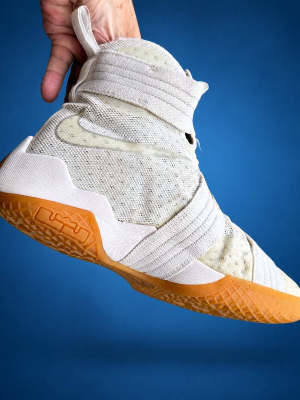 Nike LeBron James Soldier 10 SFG White Gum Basketball M12 844378-101